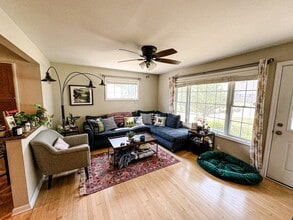 7130 N Navajo Ave in Glendale, WI - Building Photo - Building Photo