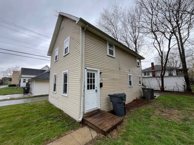 property at 830 E 7th St