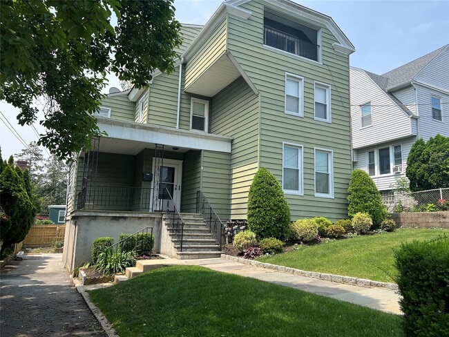property at 7 Alpha Pl