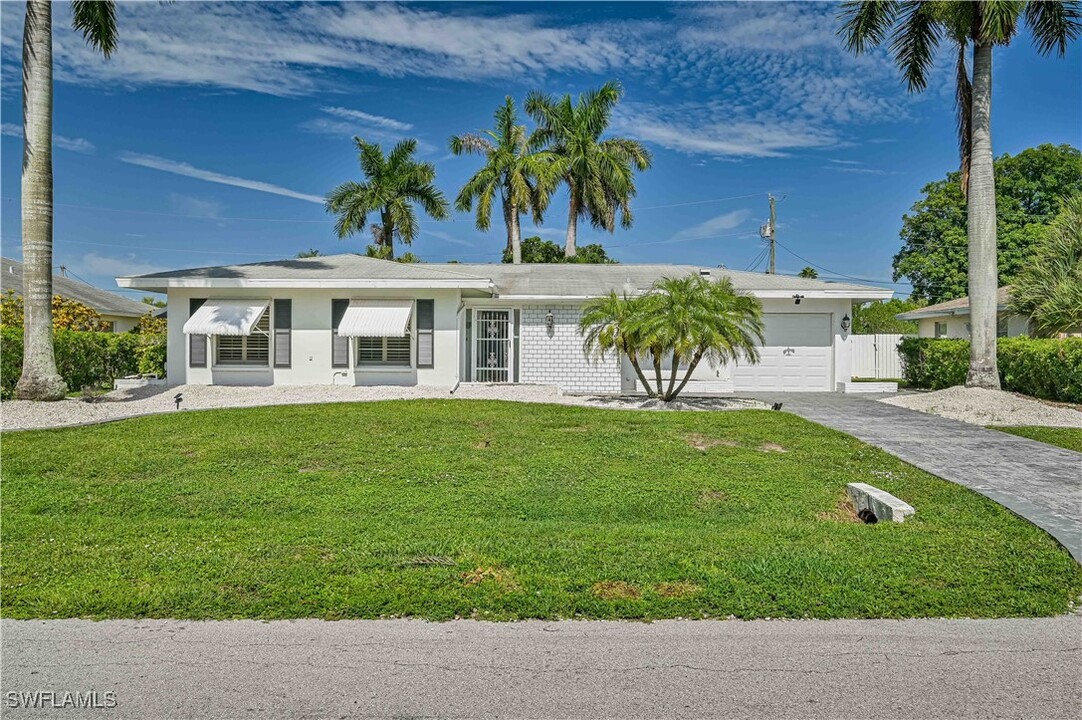 4520 SE 9th Ave in Cape Coral, FL - Building Photo