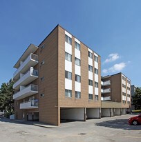 3747 Sheppard Ave E in Toronto, ON - Building Photo