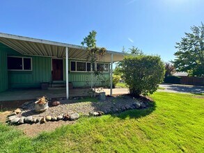 3015 Potter St in Eugene, OR - Building Photo - Building Photo
