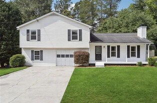 Room in House on Brooks Dr in Snellville, GA - Building Photo