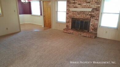 4916 58th St in Lubbock, TX - Foto de edificio - Building Photo