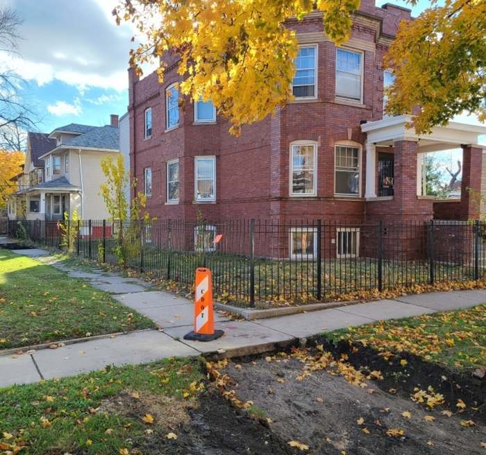 5501 W Walton St in Chicago, IL - Building Photo