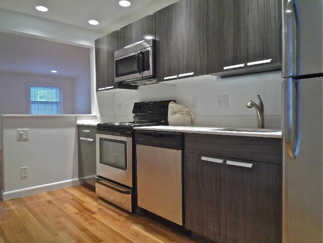 45 Wyman St, Unit #3 in Waban, MA - Building Photo - Building Photo