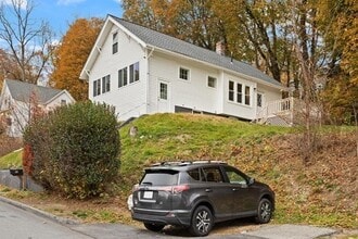 10 Minthorne St in Worcester, MA - Building Photo - Building Photo