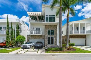 3349 NW 84th Ct in Doral, FL - Foto de edificio - Building Photo