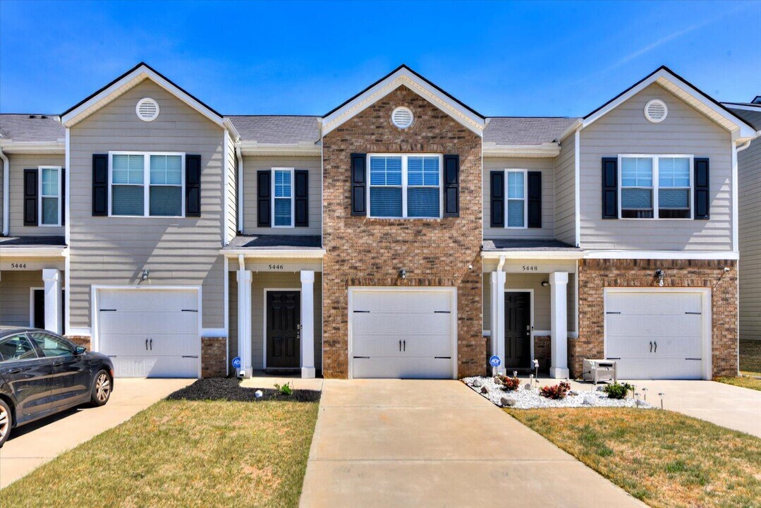 5446 Thrasher Ln in Hephzibah, GA - Building Photo