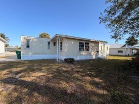 2313 SE 30th St in Okeechobee, FL - Building Photo
