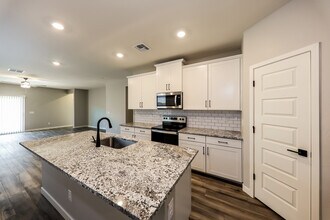 11491 W Camden Dr in Youngtown, AZ - Foto de edificio - Building Photo