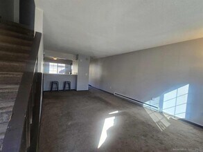 921 Hamilton Ave in Waterbury, CT - Foto de edificio - Building Photo