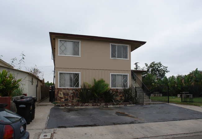 5273-5279 Wightman St in San Diego, CA - Building Photo - Building Photo