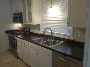 6503 Kensington Ave in Richmond, VA - Building Photo - Building Photo