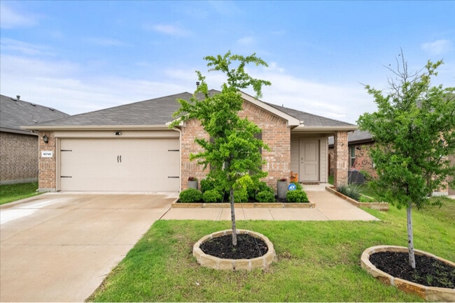 16740 Portage St in Justin, TX - Building Photo - Building Photo