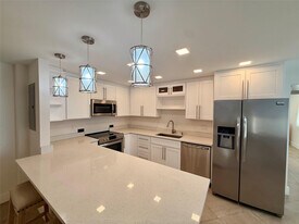 195 Flanders Dr in Delray Beach, FL - Building Photo