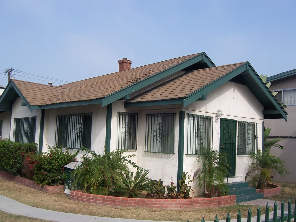 1549 Pacific Ave in Long Beach, CA - Foto de edificio