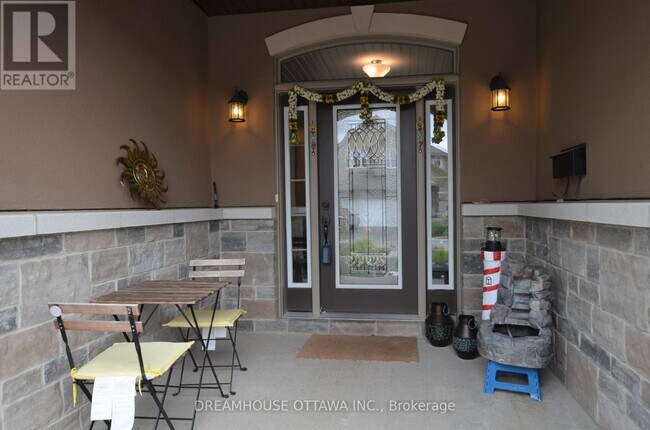 168 Grainstone Way in Ottawa, ON - Building Photo - Building Photo