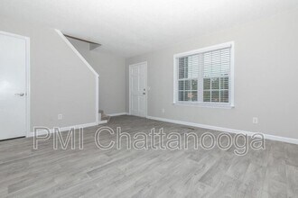 17 Fernwood Dr in Fort Oglethorpe, GA - Building Photo - Building Photo