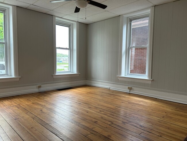 352 E Bald Eagle St, Unit 1 in Lock Haven, PA - Building Photo - Building Photo