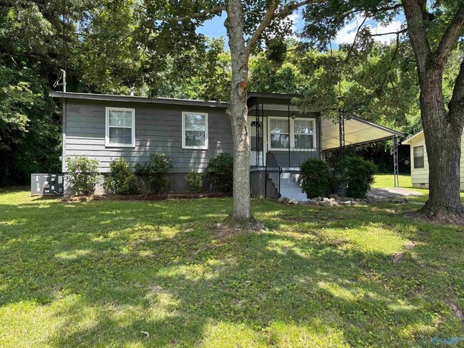 11803 E Gateway Dr SE in Huntsville, AL - Building Photo - Building Photo