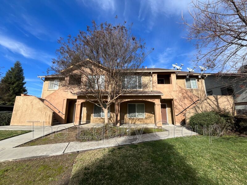 360 E Kanai Ave in Porterville, CA - Building Photo