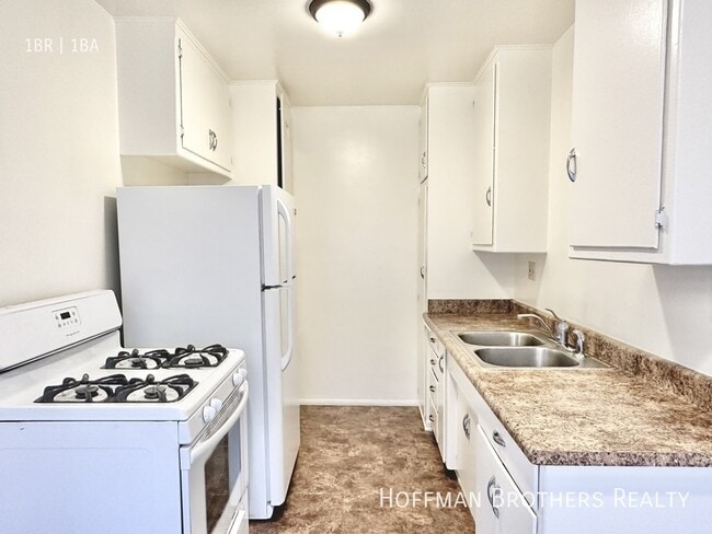 5619 W Jefferson Blvd, Unit 3 in Los Angeles, CA - Foto de edificio - Building Photo