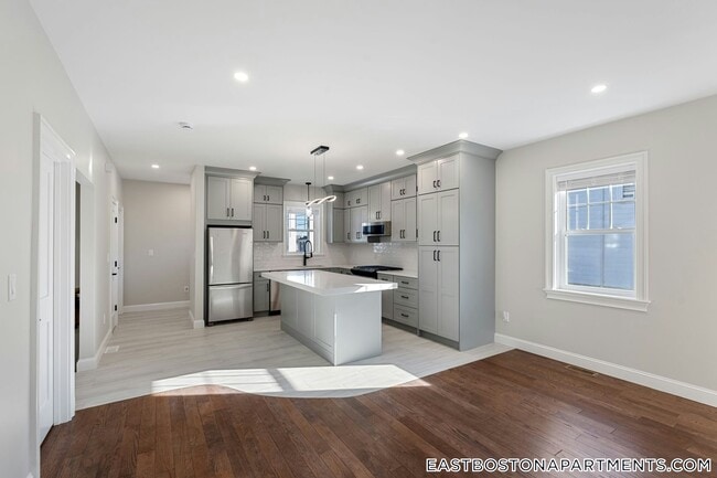 120 St Andrew Rd, Unit 1 in Boston, MA - Building Photo - Building Photo