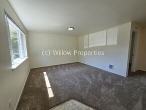 9205 Hipkins Rd SW in Lakewood, WA - Building Photo - Building Photo