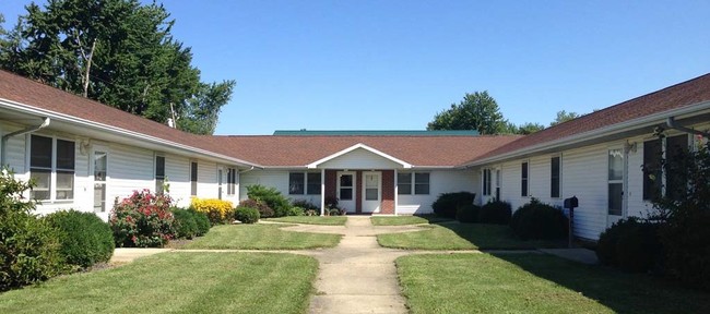 Arbor Crest Apartments in Robinson, IL - Building Photo - Building Photo