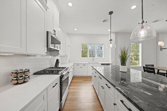 2510 Gray St in Houston, TX - Foto de edificio - Building Photo