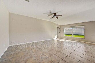 927 Zone Tailed Hawk Pl in Ruskin, FL - Building Photo - Building Photo