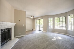 Perrin Village in Edmonds, WA - Building Photo