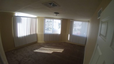 6018 Norwalk Blvd, Unit #200 in Whittier, CA - Building Photo - Building Photo