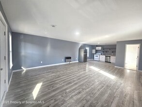 125 N River St in Olyphant, PA - Building Photo - Building Photo