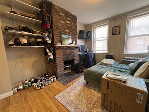 63 Myrtle St, Unit 10 in Boston, MA - Building Photo - Building Photo