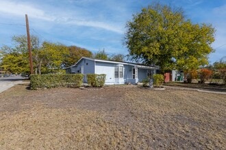 875 Plainview Dr in San Antonio, TX - Building Photo - Building Photo