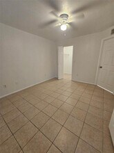 5040 Park Central Dr in Orlando, FL - Building Photo - Building Photo