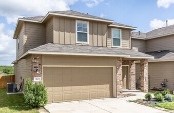 13021 Kalinoski in Saint Hedwig, TX - Building Photo - Building Photo