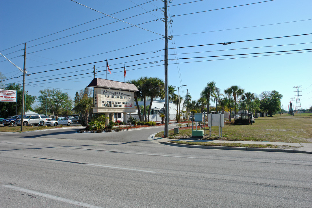 Westgate MHC in Largo, FL - Foto de edificio