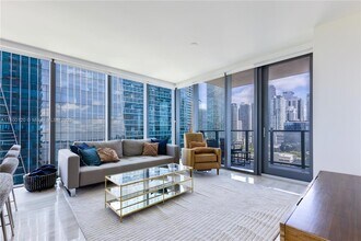 1451 Brickell Ave, Unit 1906 in Miami, FL - Building Photo - Building Photo