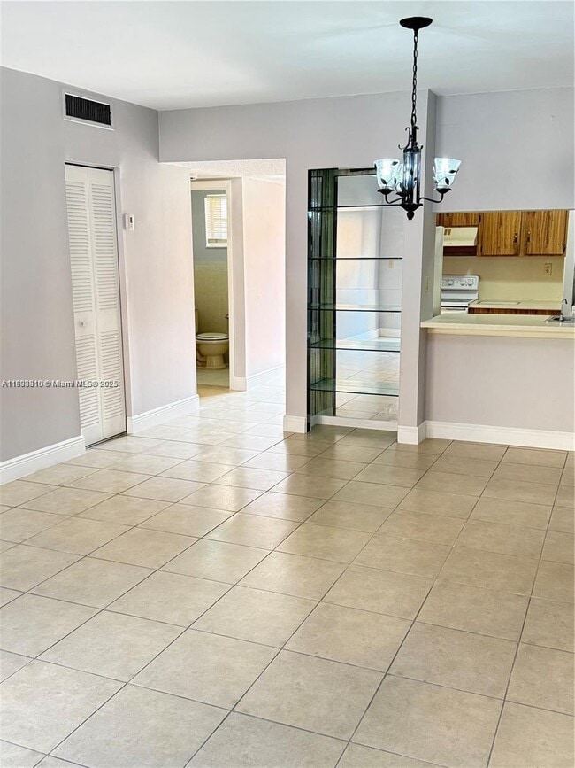 440 E 23rd St in Hialeah, FL - Foto de edificio - Building Photo