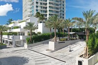 Continuum in Miami Beach, FL - Foto de edificio - Building Photo