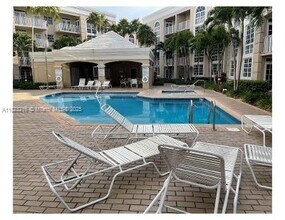 1280 S Alhambra Cir in Coral Gables, FL - Building Photo - Building Photo