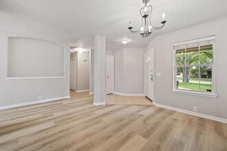 2851 Sandberry Dr in Houston, TX - Building Photo - Building Photo