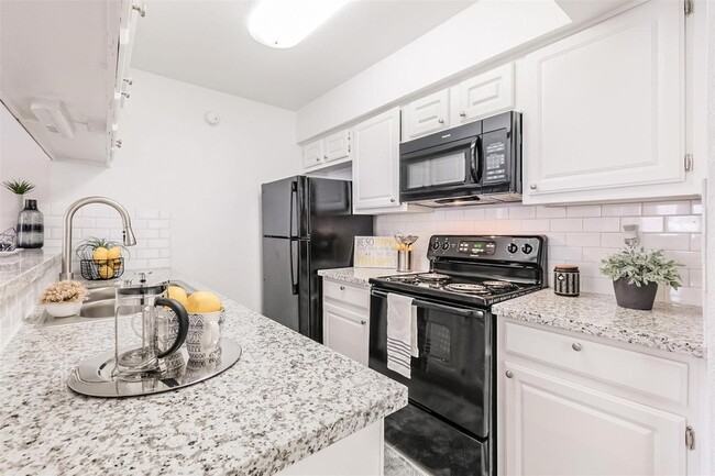 8162 Richmond Ave., Unit 3010 in Houston, TX - Building Photo - Building Photo