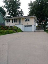 8147 Burdette St in Omaha, NE - Building Photo