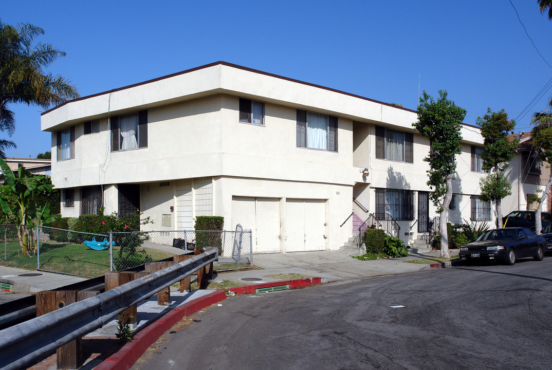 1001 N Chester Ave in Inglewood, CA - Building Photo