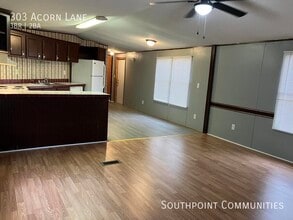 303 Acorn Ln in Greenwood, SC - Building Photo - Building Photo