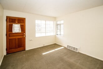 13205 Havana Rd in Garfield Heights, OH - Building Photo - Building Photo